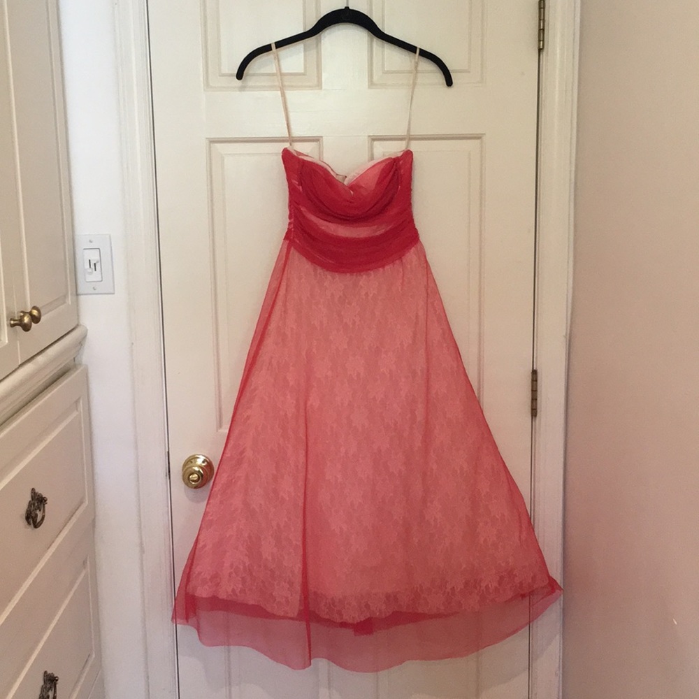 Strapless dress with pink tulle and white lace